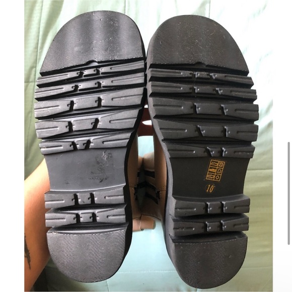 Jeffrey Campbell tanked Chelsea boot in taupe - Picture 4 of 6